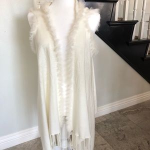 GWBG vest with fur edges